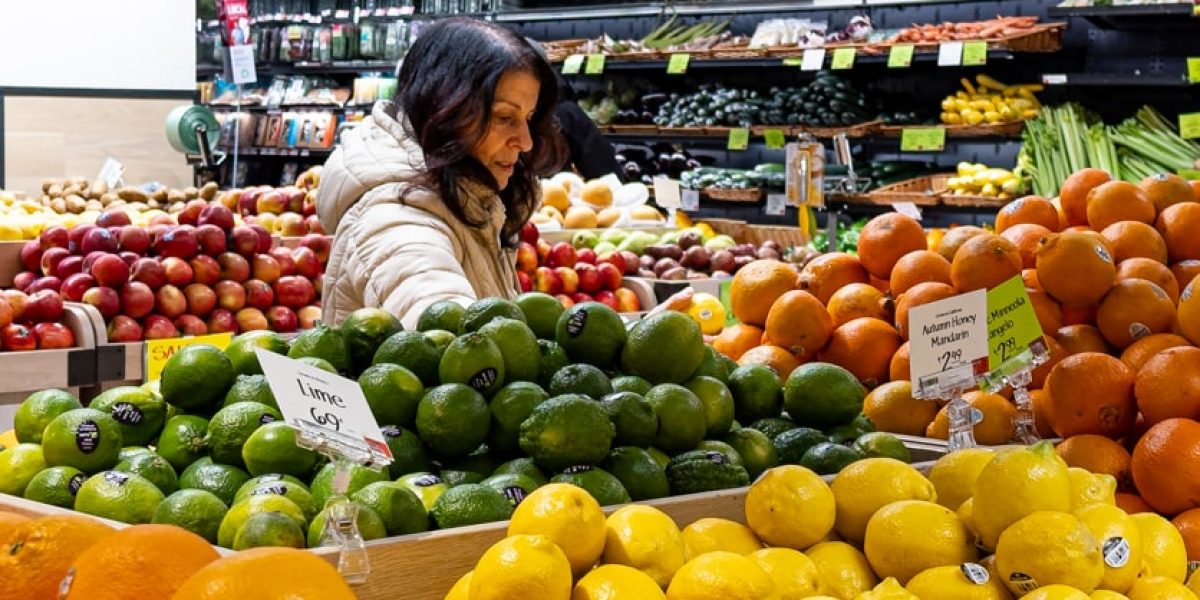 AP_Jan_24_fruit_and_vegetable_shopping-min